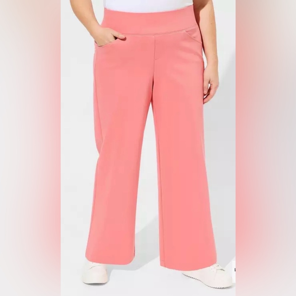 NWT Torrid pull on pocket pixie wide leg pants in Tea Rose, Torrid size 0, 0X